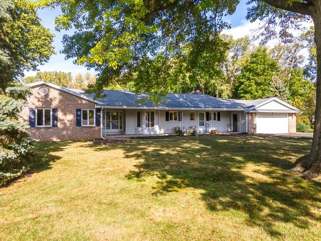 8 Framingham Ln Lane, Pittsford, NY 14534