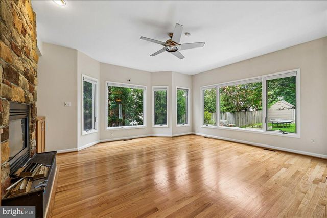 904 LINCOLN AVE, Falls Church, VA 22046