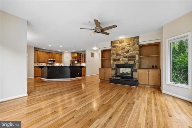 904 LINCOLN AVE, Falls Church, VA 22046