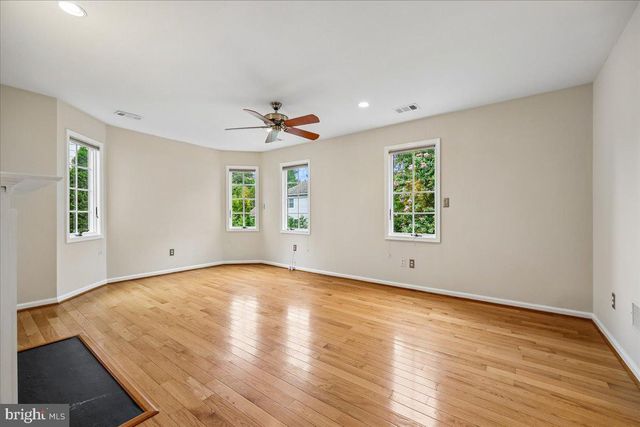 904 LINCOLN AVE, Falls Church, VA 22046