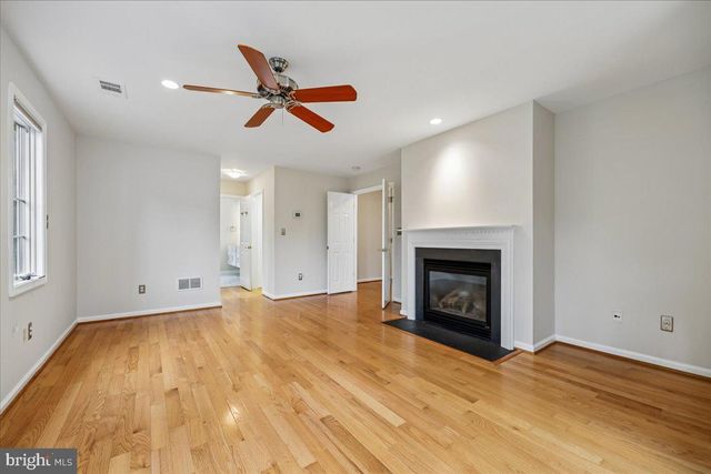 904 LINCOLN AVE, Falls Church, VA 22046