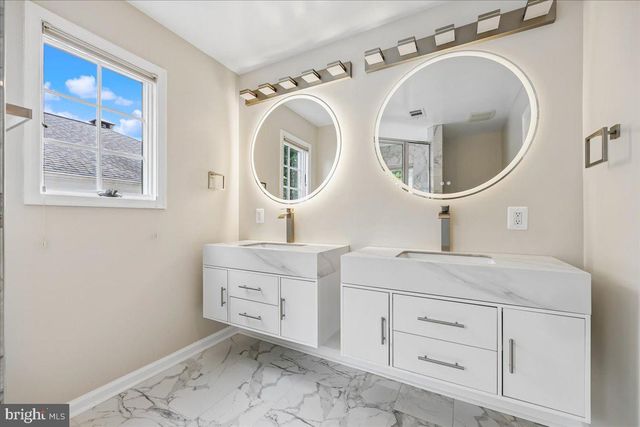 904 LINCOLN AVE, Falls Church, VA 22046