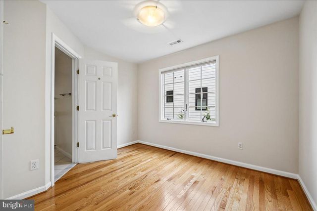 904 LINCOLN AVE, Falls Church, VA 22046