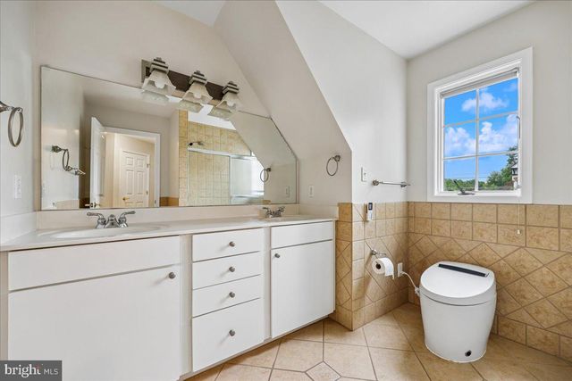 904 LINCOLN AVE, Falls Church, VA 22046