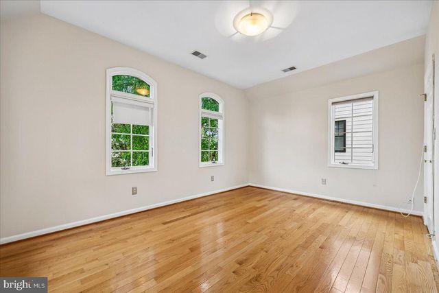 904 LINCOLN AVE, Falls Church, VA 22046