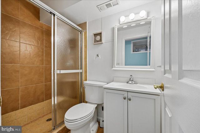904 LINCOLN AVE, Falls Church, VA 22046