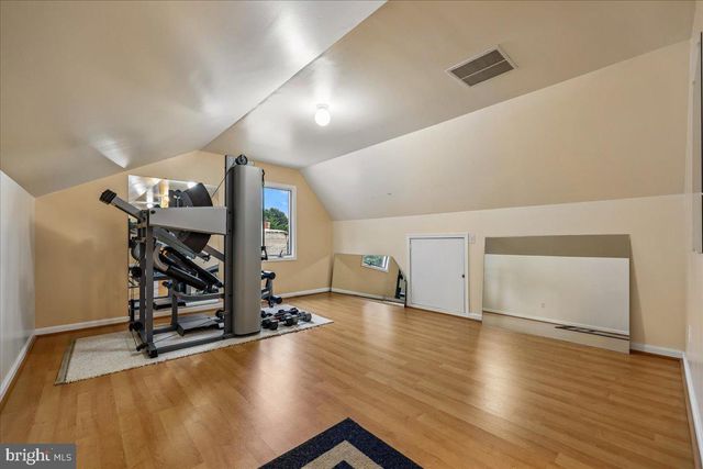904 LINCOLN AVE, Falls Church, VA 22046