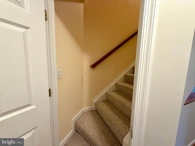 904 LINCOLN AVE, Falls Church, VA 22046