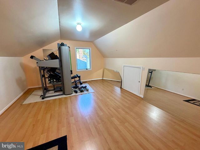 904 LINCOLN AVE, Falls Church, VA 22046
