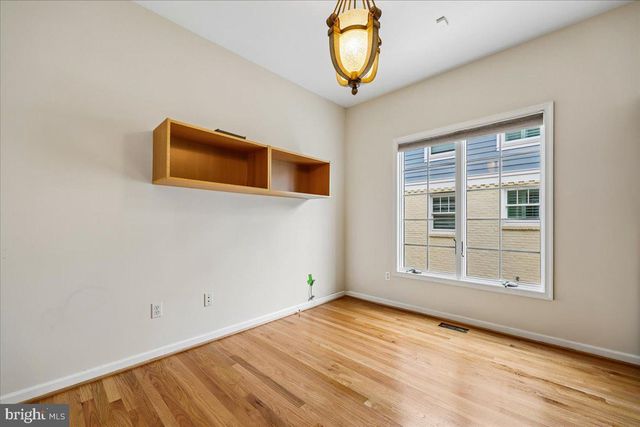 904 LINCOLN AVE, Falls Church, VA 22046