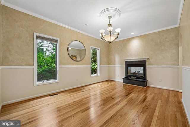 904 LINCOLN AVE, Falls Church, VA 22046