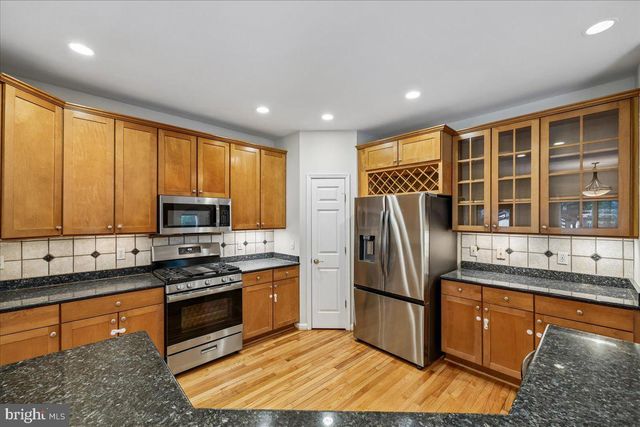 904 LINCOLN AVE, Falls Church, VA 22046