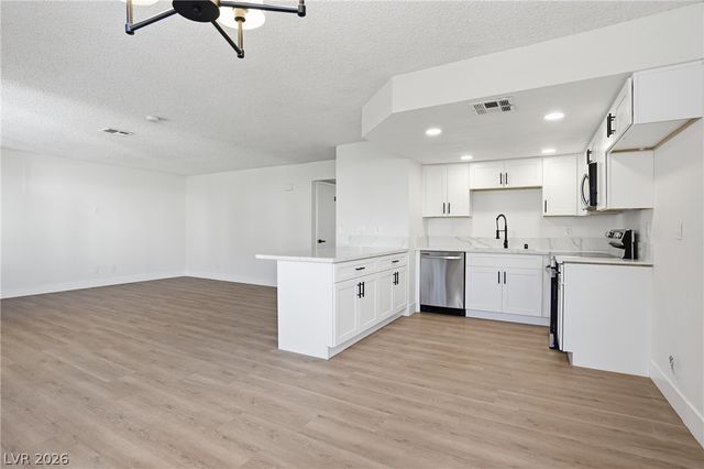 1008 Falconhead Lane 102, Las Vegas, NV 89128