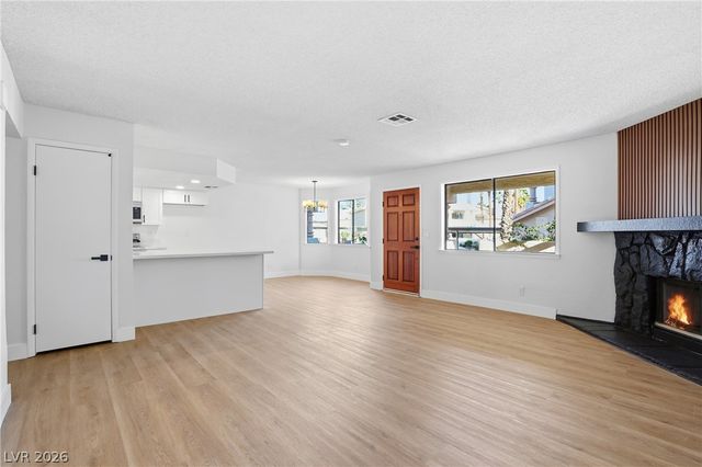 1008 Falconhead Lane 102, Las Vegas, NV 89128