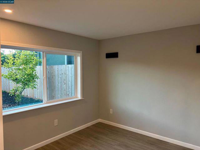 532 5th St, Richmond, CA 94801