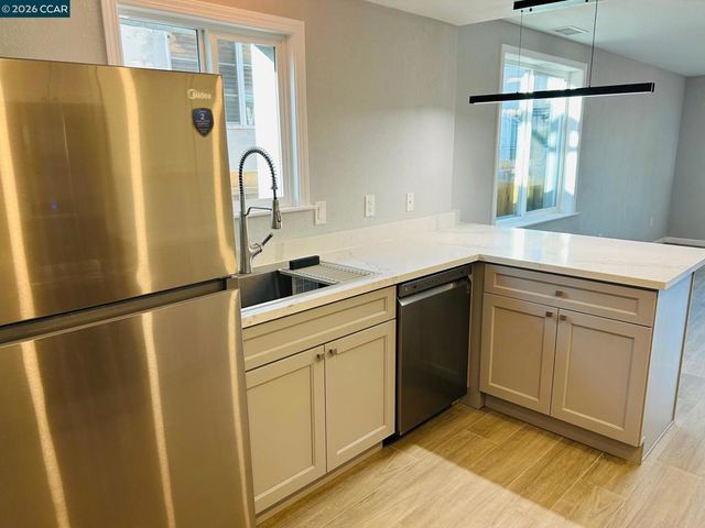 532 5th St, Richmond, CA 94801