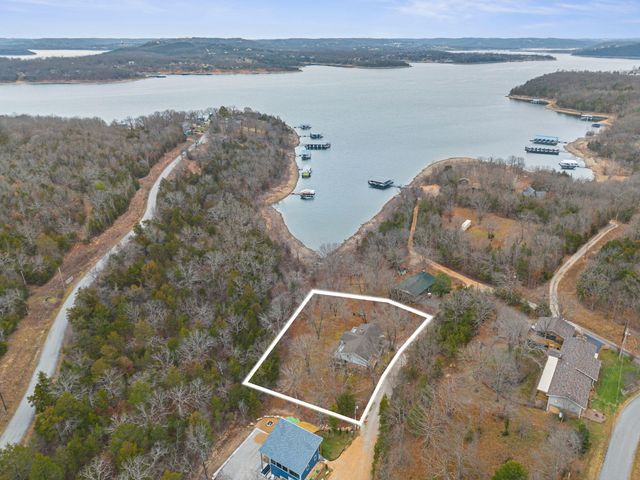 25 Palomino Court, Lampe, MO 65681