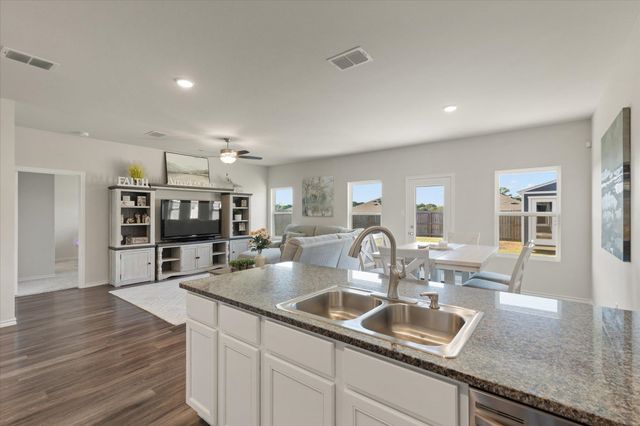1120 Mission Creek Drive, Longview, TX 75601
