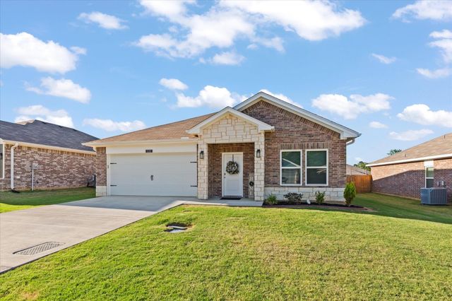 1120 Mission Creek Drive, Longview, TX 75601