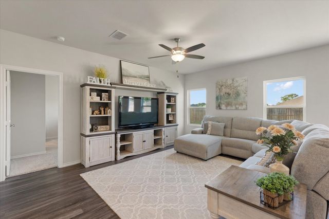 1120 Mission Creek Drive, Longview, TX 75601