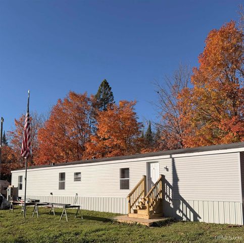 E3807 Louds Spur Road, Chatham, MI 49816