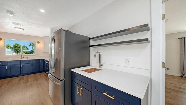 447 N SHORE DRIVE, Osprey, FL 34229