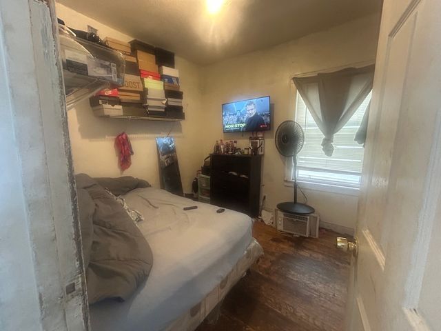 7015 S Wood Street, Chicago, IL 60636