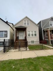 7015 S Wood Street, Chicago, IL 60636