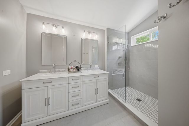 1422 Almaden Lane, Gurnee, IL 60031
