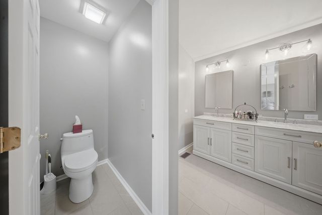 1422 Almaden Lane, Gurnee, IL 60031