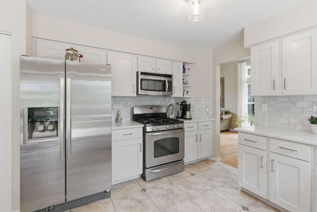 1422 Almaden Lane, Gurnee, IL 60031