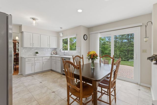1422 Almaden Lane, Gurnee, IL 60031