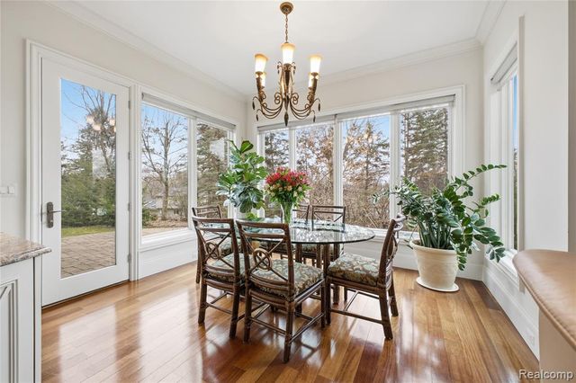 5230 Clarendon Crest Street, Bloomfield Hills, MI 48302