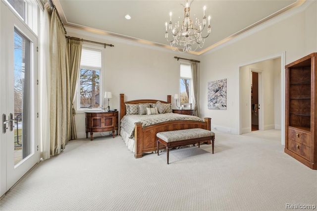 5230 Clarendon Crest Street, Bloomfield Hills, MI 48302