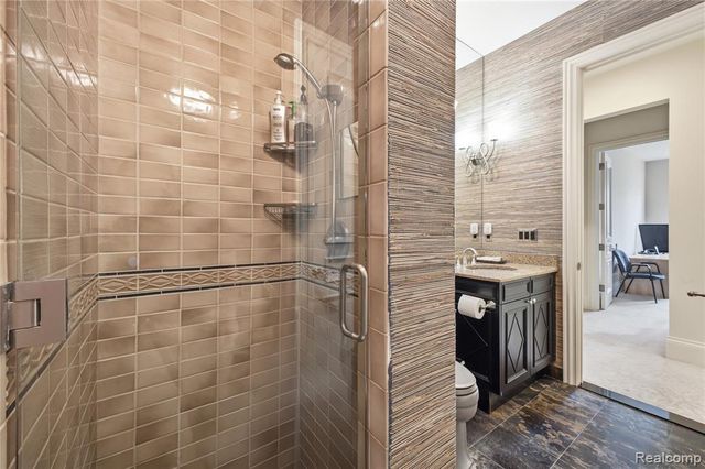 5230 Clarendon Crest Street, Bloomfield Hills, MI 48302