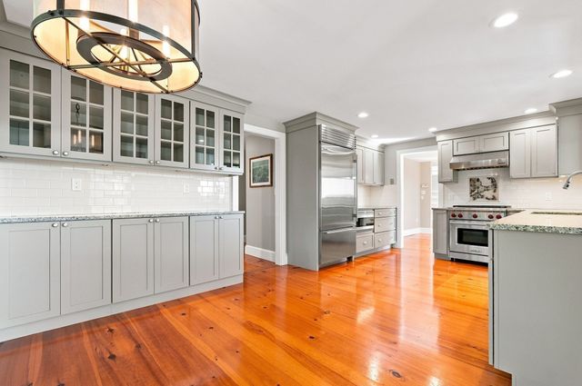 122 Ostrom Road, Falmouth, MA 02536