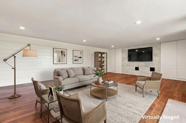 122 Ostrom Road, Falmouth, MA 02536