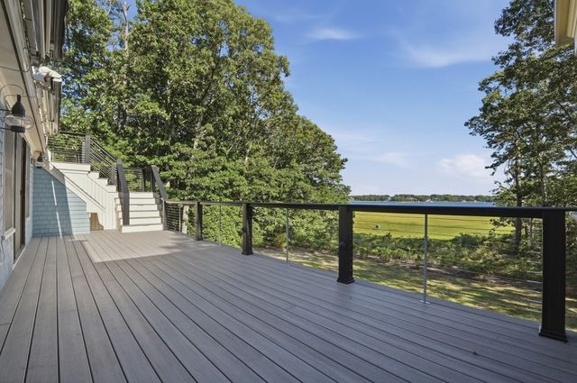 122 Ostrom Road, Falmouth, MA 02536