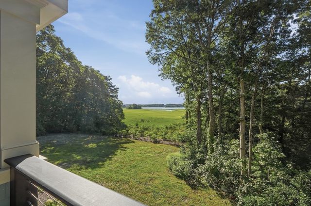 122 Ostrom Road, Falmouth, MA 02536