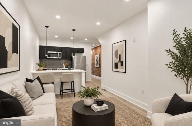 916 W SOMERSET ST, Philadelphia, PA 19133