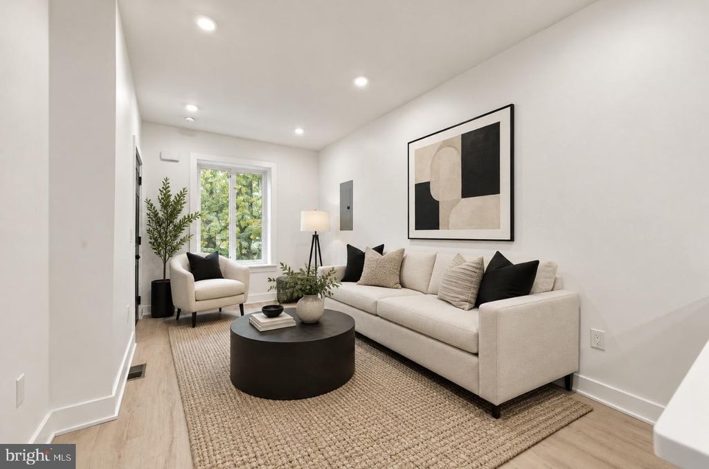 916 W SOMERSET ST, PHILADELPHIA, PA 19133 — photo 3