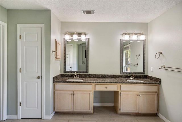 2832 Winners Circle Drive, Navarre, FL 32566