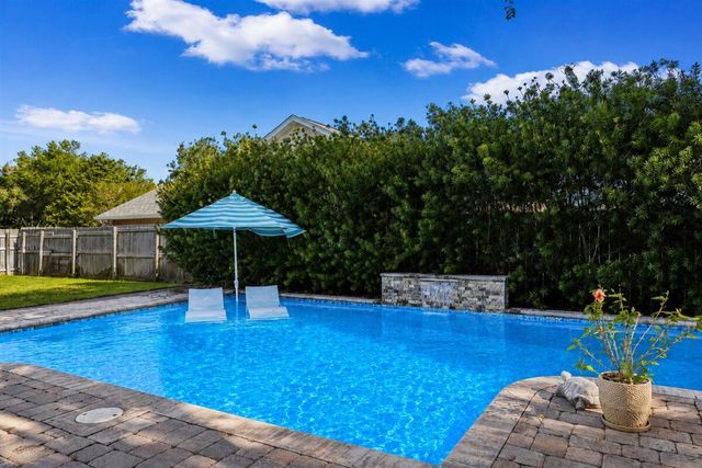 2832 Winners Circle Drive, Navarre, FL 32566