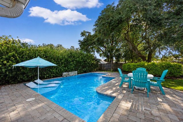 2832 Winners Circle Drive, Navarre, FL 32566