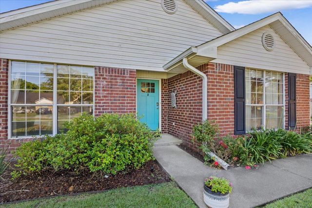 2832 Winners Circle Drive, Navarre, FL 32566