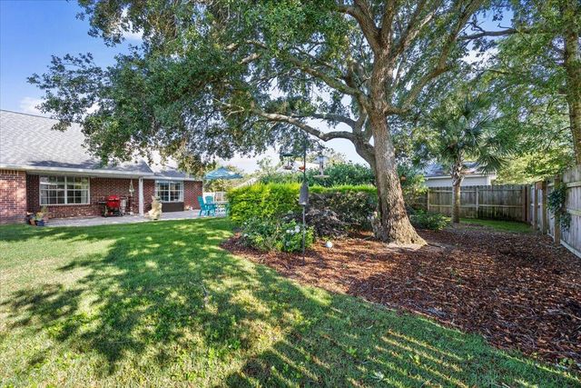 2832 Winners Circle Drive, Navarre, FL 32566