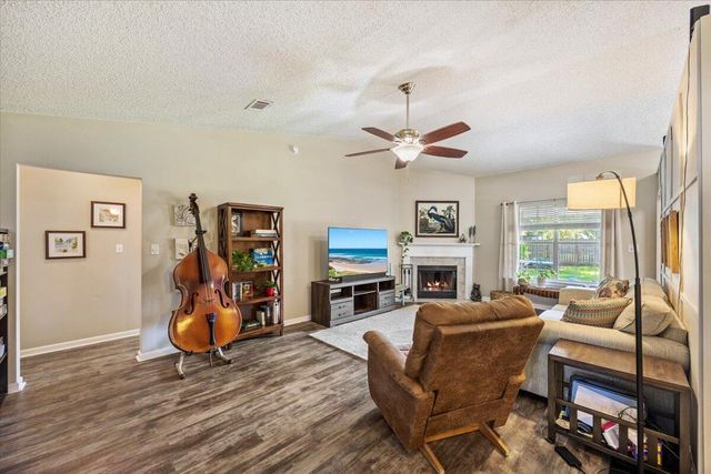 2832 Winners Circle Drive, Navarre, FL 32566