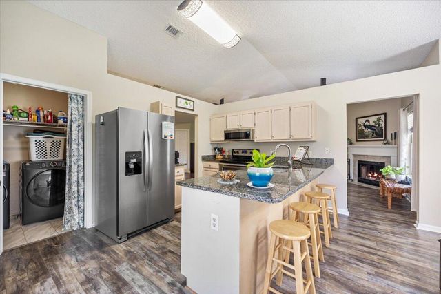 2832 Winners Circle Drive, Navarre, FL 32566