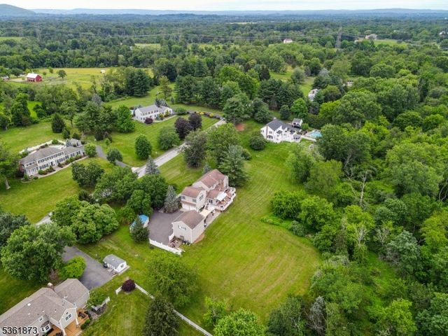 17 Apple Tree Rd, Readington Twp., NJ 08822