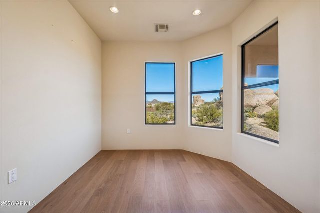 10648 E GREYTHORN Drive, Scottsdale, AZ 85262